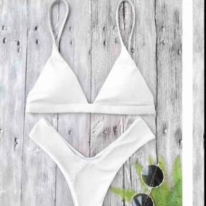  - En oanvänd bikini från Zaful, endast provad. Prislapp finns kvar. Frakt tillkommer.  Hör gärna av dig om du vill ha mer bilder eller har frågor!