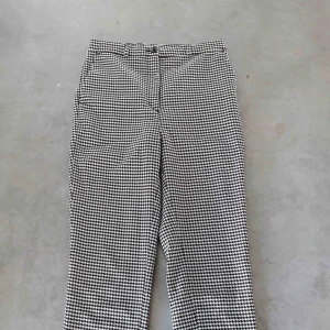  - Svartvita rutiga byxor med hög midja från Monki ♥️