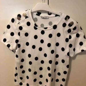  - Prickig tröja, aldrig använt