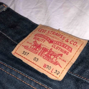  - Super fina Levis shorts som är använda fåtal gånger. Köparen står för frakt