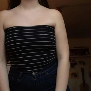  - Säljer detta linnet som egentligen är en minikjol i storlek XS men har alltid använd den som en överdel! 