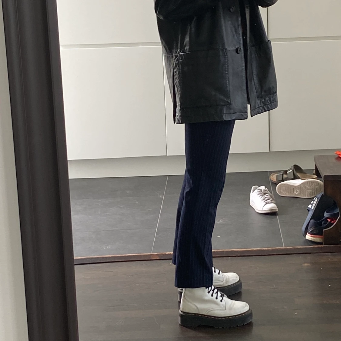 Mörkblå kostymbyxor! - 91