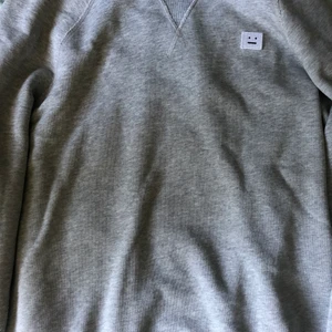Acne sweatshirt - Size S men sitter som M-L väldigt oversized