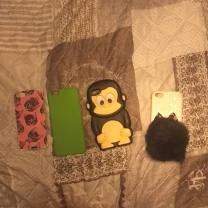 iPhone skal:) - Den gröna e en iPhone 6/6s och alla andra är till iPhone 5/5s:) skriv för mer bilder💕 säljer de på grund av att jag har fått en ny mobil🥰