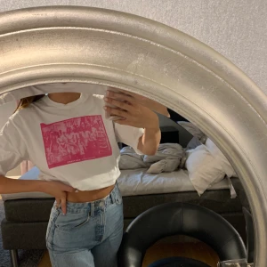 Tröja  - Säljer denna snygga coola T-shirt från junkyard 