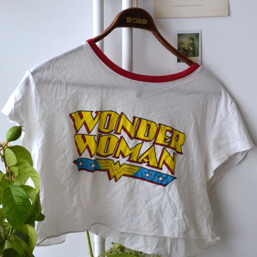 Wonder-woman T-shirt för peppiga dagar/maskerad. 🌸. T-shirts.