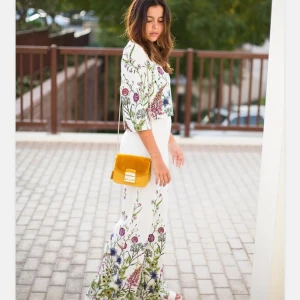  - Supersnygga vida byxor från Bikbok i nyskick. Säljes pga. är för kort (157) och hann inte returnera, annars hade jag haft kvar de. 90kr+frakt! 