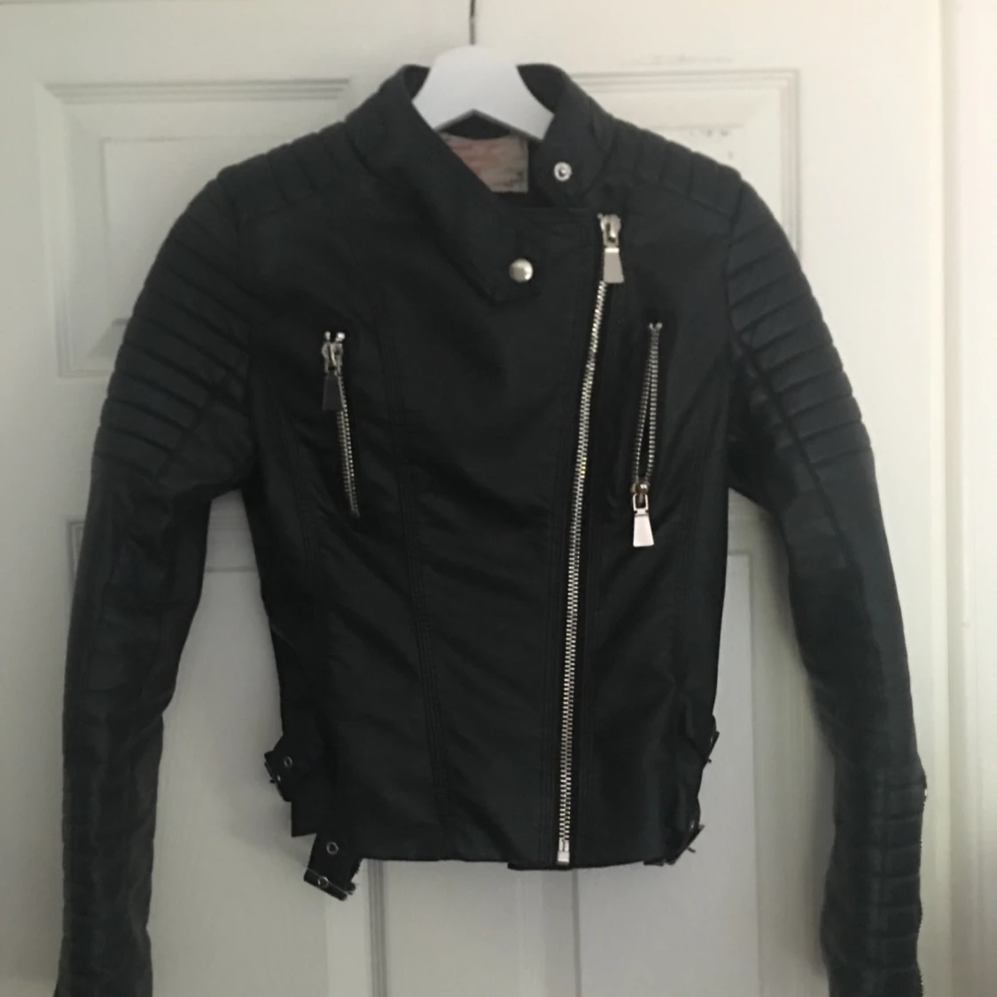 Skinnjacka - 1535295982