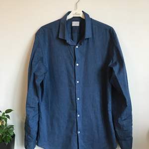 Blå skjorta från Selected Homme köpt i Köbenhavn. Orginalpris 499kr. Frakt tillkommer