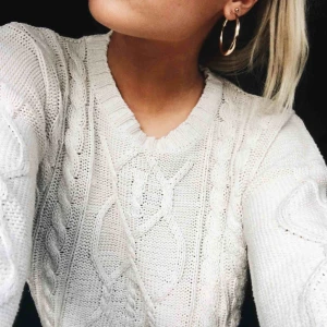  - Stickad tröja från Lager157. Står L men sitter snyggt oversized på mig som är en S