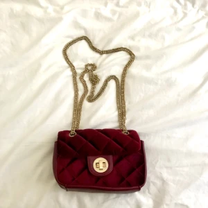  - Väska från Gina tricot. Använd fåtal gånger