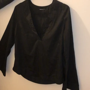 Blus från Gina Tricor aldrig använd - Blus från Gina Tricot som jag aldrig har använt