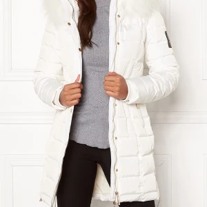 Chiara Forthi Jacka - Superfin jacka från Chiara Forthi som tyvärr aldrig används. Jackan är i nyskick och inga fläckar finns eller så. Fake päls som är avtagbar kan skickas med om så önskas men jag har den utan pälsen. Priset kan vi disskutera💘 Nypris ligger på 2000