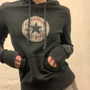 Converse hoodie - En Converse hoodie. Storlek s. Knappt använd. 216kr med frakt inräknat❤️