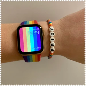 PRIDE armband silver - 🏳️‍🌈Pride armband🏳️‍🌈 Silvrig kedja och reglerbar längd med en hjärtberlock som tyngd🥰 OBS! Exakt dessa armband finns inte kvar men jag kan göra liknande så kontakta mig om du är intresserad ❣️
