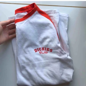 Long sleve dickies tröja - En långärmat dickies tröja, använd sparsamt och skit snygg!