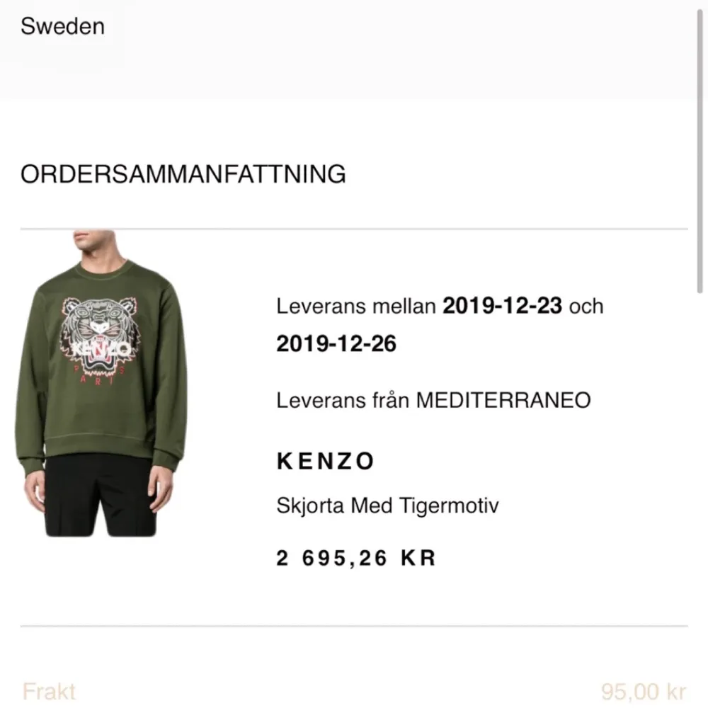 Grön kenzo sweatshirt i bra skick( 7/10) nypris 2700. Har inget kvitto utan bara en orderbekräftelse från farfetch för att bevisa den äkthet . Tröjor & Koftor.