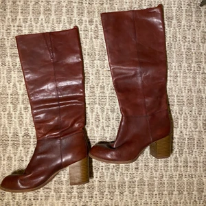 Vagabond stövlar stl 41 - Skickas endast -köparen står för frakt.  För referens är min längd 174 cm.