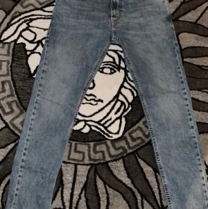 Diesel Jeans - Midjan: 31 Längden: 30  Nypris i butik: 1250kr PRISET KAN ALLTID DISKUTERAS.