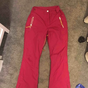 Nya Skidbyxor  - Så fina, helt i princip oanvända, skidbyxor! Toppskick, dock för små för mig 🥺