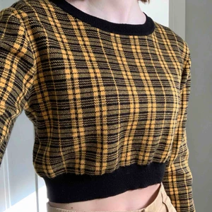  - Jättefin stretchig magtröja i clueless-stil. Inköpt förra året i London, men kommer dessvärre ej till användning längre✨