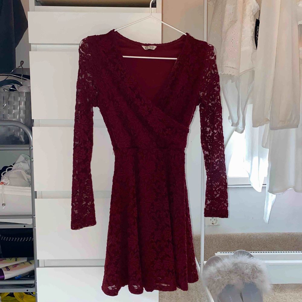Vinröd klänning från Cubus, köpt | Plick Second Hand
