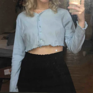  - •PAXAD•   väärldens finaste babyblå tröja med hjärtan!💙✨vårfeeling över denna 