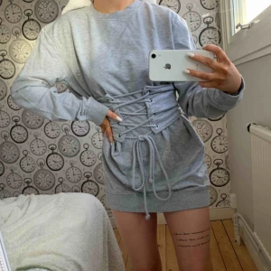  - Använd en gång, från missguided i storlek s. Passar dock xs-m pga korsett i midjan som är löstagbar och går att spänna så hårt eller löst man själv vill!
