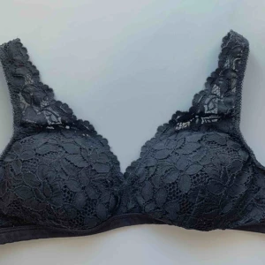  - Bralette från cubus