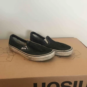  - Vans i storlek 39. Köparen står för frakten🌻