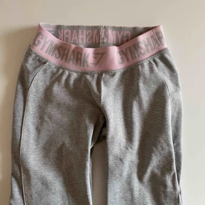  - Tights från Gymshark! Fint skick, endast några noppror på resårbandet. 