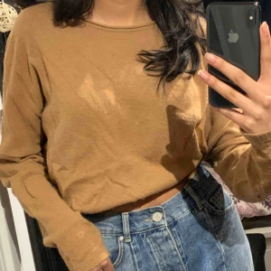  - Camelfärgad tröja, supersnygg ⚡️