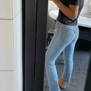  - Säljer dessa pga använder ej, bra passform och skit snygg färg!