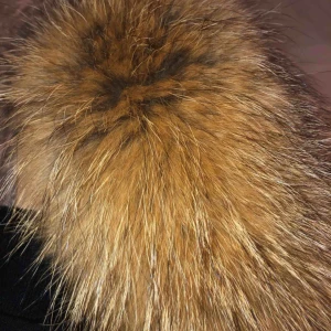  - Ny med lappar kvar. Stor päls  Kan fraktas för 40:- 