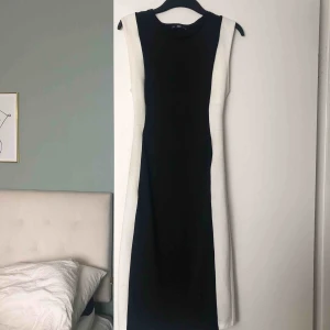  - Klänning från Zara använd vid ett tillfälle 