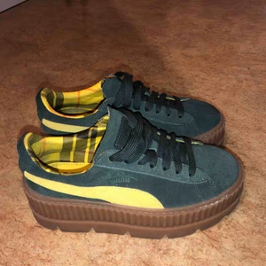  - Puma fenty skor, Använda fåtal gånger, mycket fint skick! Kan mötas upp i Malmö men även frakta. Köparen står för frakten! :)