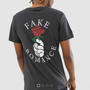  - Sjukt ball tröja från asos! Använd fåtal gånger. Frakt på 36kr tillkommer 🙏🏼 