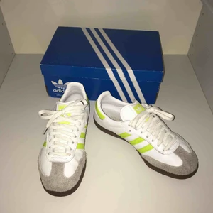  - I bought these beautiful iconic adidas sneakers 3 months ago. I was wrong with choosing the right size and they are small for me. They are barely used and are in good shape.