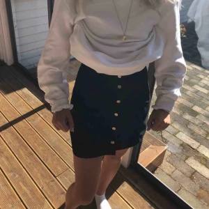  - Kjol från hm, endast använd 1 gång