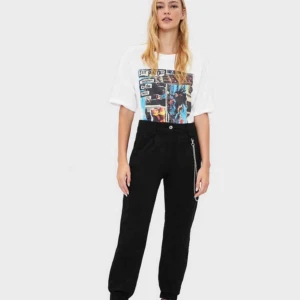  - Helt oanvända Cargopants. Köpta i Spanien på Bershka för 300kr.  Skriv om du vill ha fler bilder.