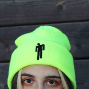  - Fetaste billie eilish merch beanien🐉 Billies egna märke blohsh använd endast EN GÅNG. 💗☺️ RARE