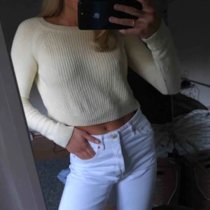  - Stickad tröja från forever 21⚡️💛 knappt använd så bra kvalité kan mötas i Uppsala annars tillkommer frakt:)