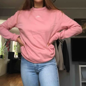  - så fin collegetröja från choose!! köpt för 600-700 🥰