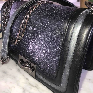 Svin cool väska - Svinsnygg väska som i grunden är från Gina men som jag själv sprejat och målat på💞