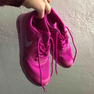  - Använda några gånger , storlek 37,5 .frakt 63kr Nypris runt 1000kr