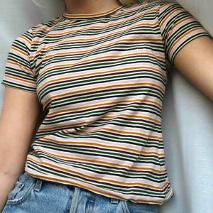  - Oanvänd tshirt från Pull&Bear💕 jag brukar ha xs/s och den passar mig, frakt 32kr