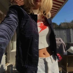  - INKLUSIVE FRAKT! Weekday vårjacka nyskick, köpt för två år sedan, najs material yttertyg: 68% bomull 30% viskos vafan de nu e. ah man ser ju materialet