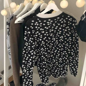  - Prickig tröja Bra skick Sparat vatten: ca 3150 liter Sparat CO2: 2,8 kg