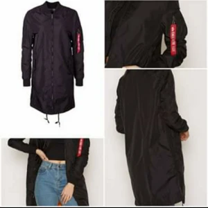  - Snygg tunn svart bomber jacka alpha industries MA1 TT coat  Vind/vattenavvisande. Som ny, knappt använd. Liten i storleken, som en S/M. Fel stl för mig tyvärr  Finns i Kungälv  Kan skicka spårbart för 63 kr