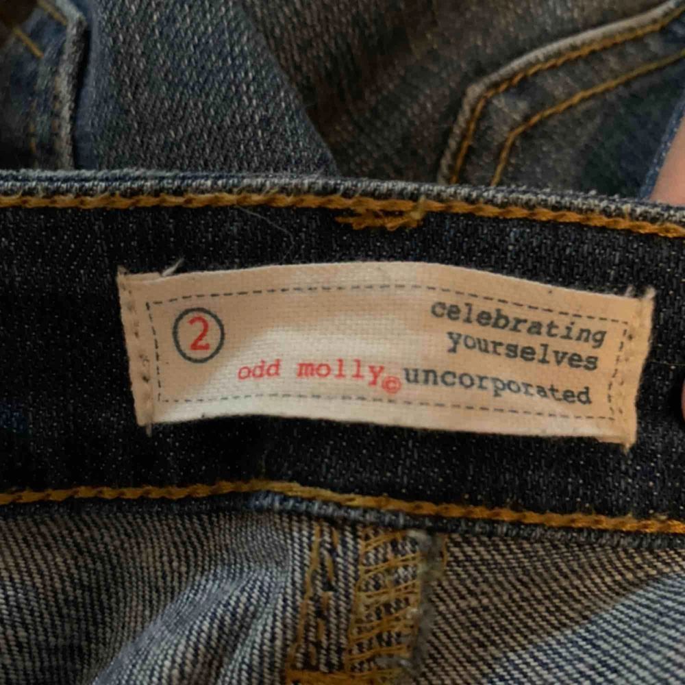 Märke: Odd Molly Skick: Aldrig använda Färg: Denim blå Strl: 2 - 38/M. Jeans & Byxor.
